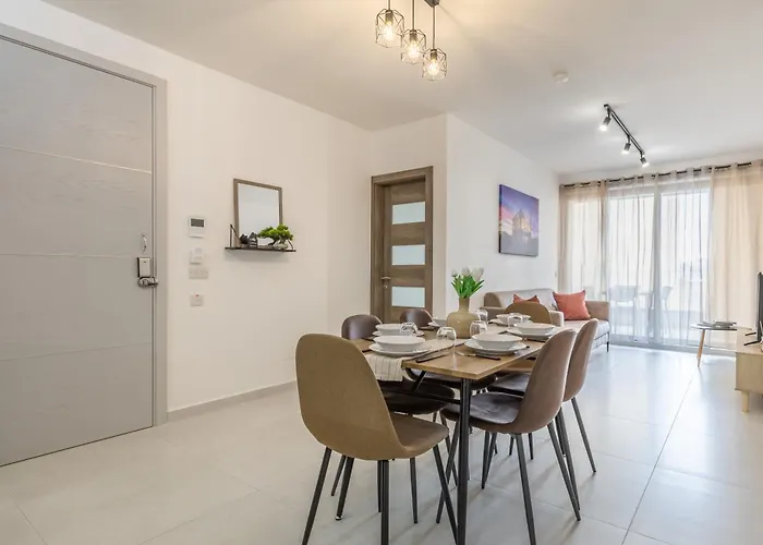 Stay Steps Away From The Sea In Sliema - Sleeps 6
