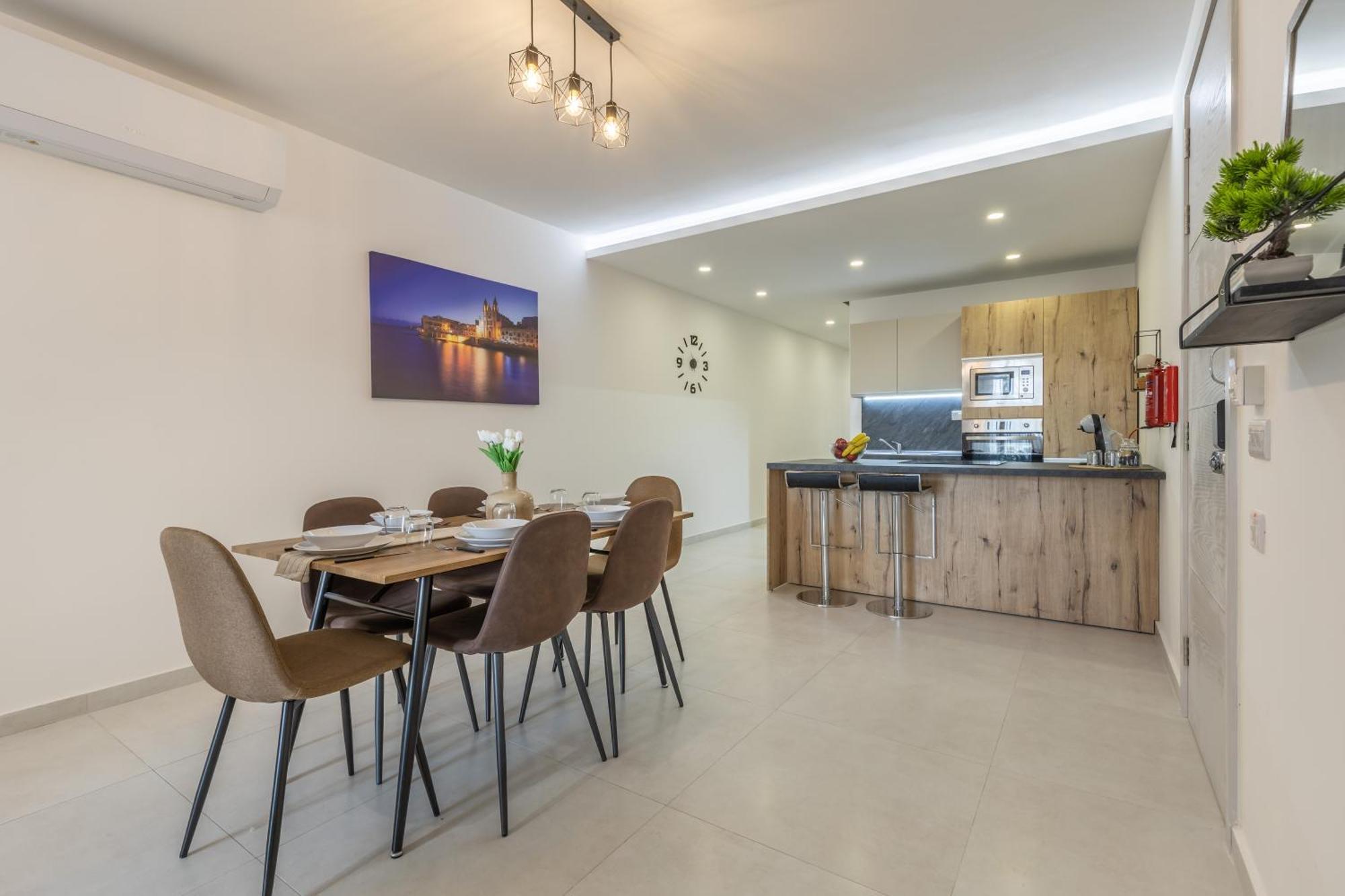 Apartment Steps Away From The Sea In - Sleeps 6 *
