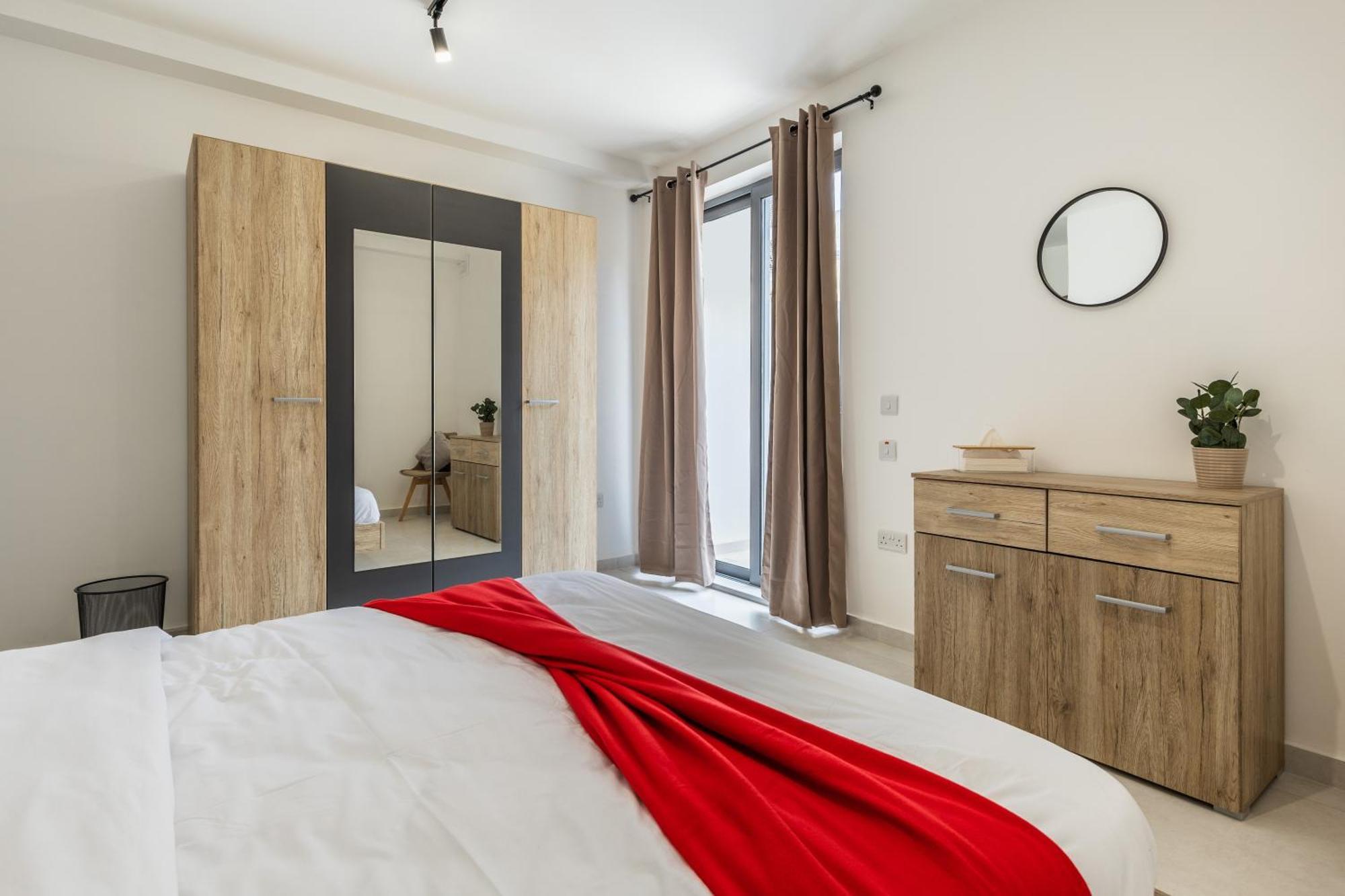 Steps Away From The Sea In - Sleeps 6 Sliema