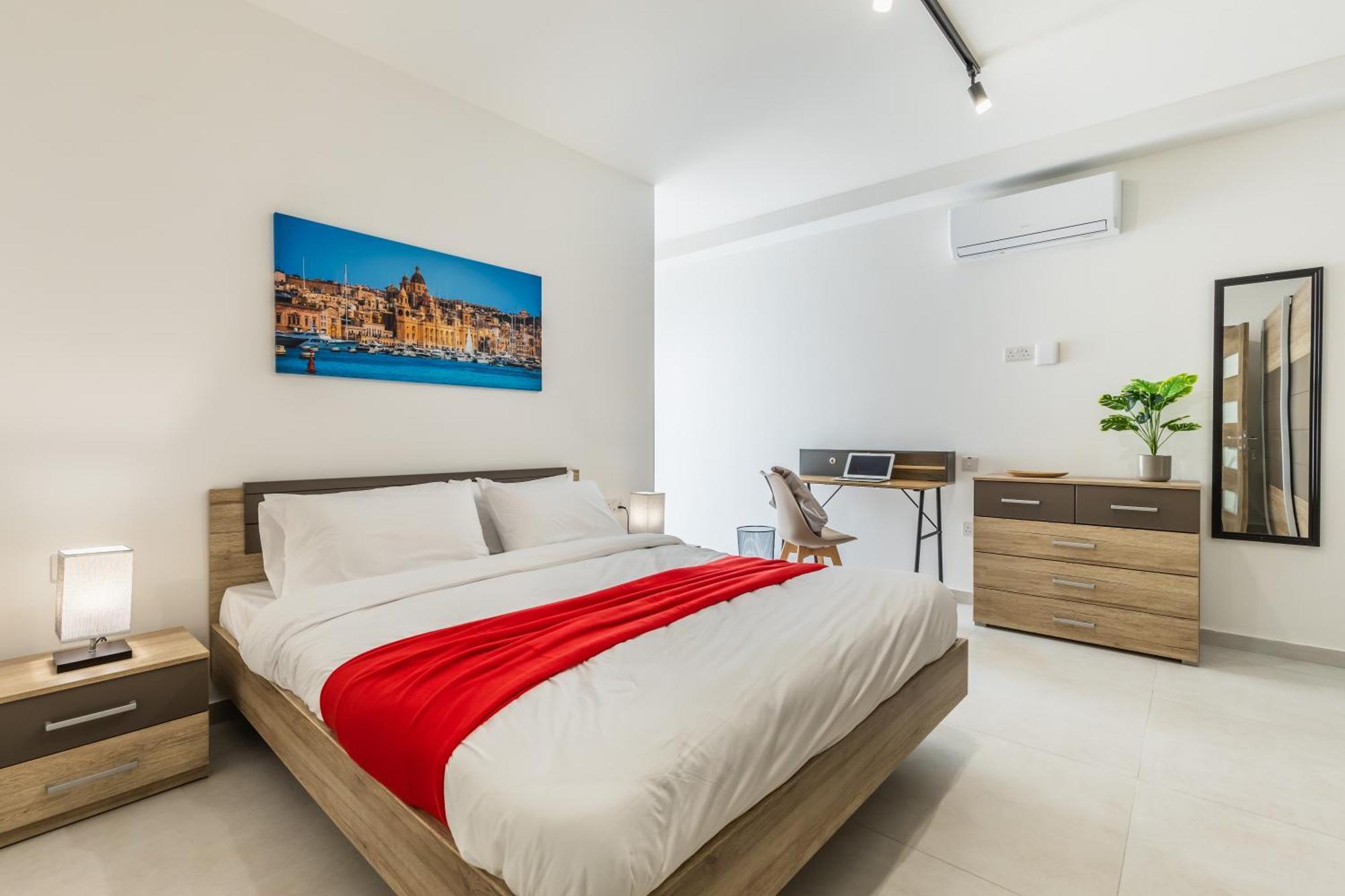 Apartment Steps Away From The Sea In - Sleeps 6 *