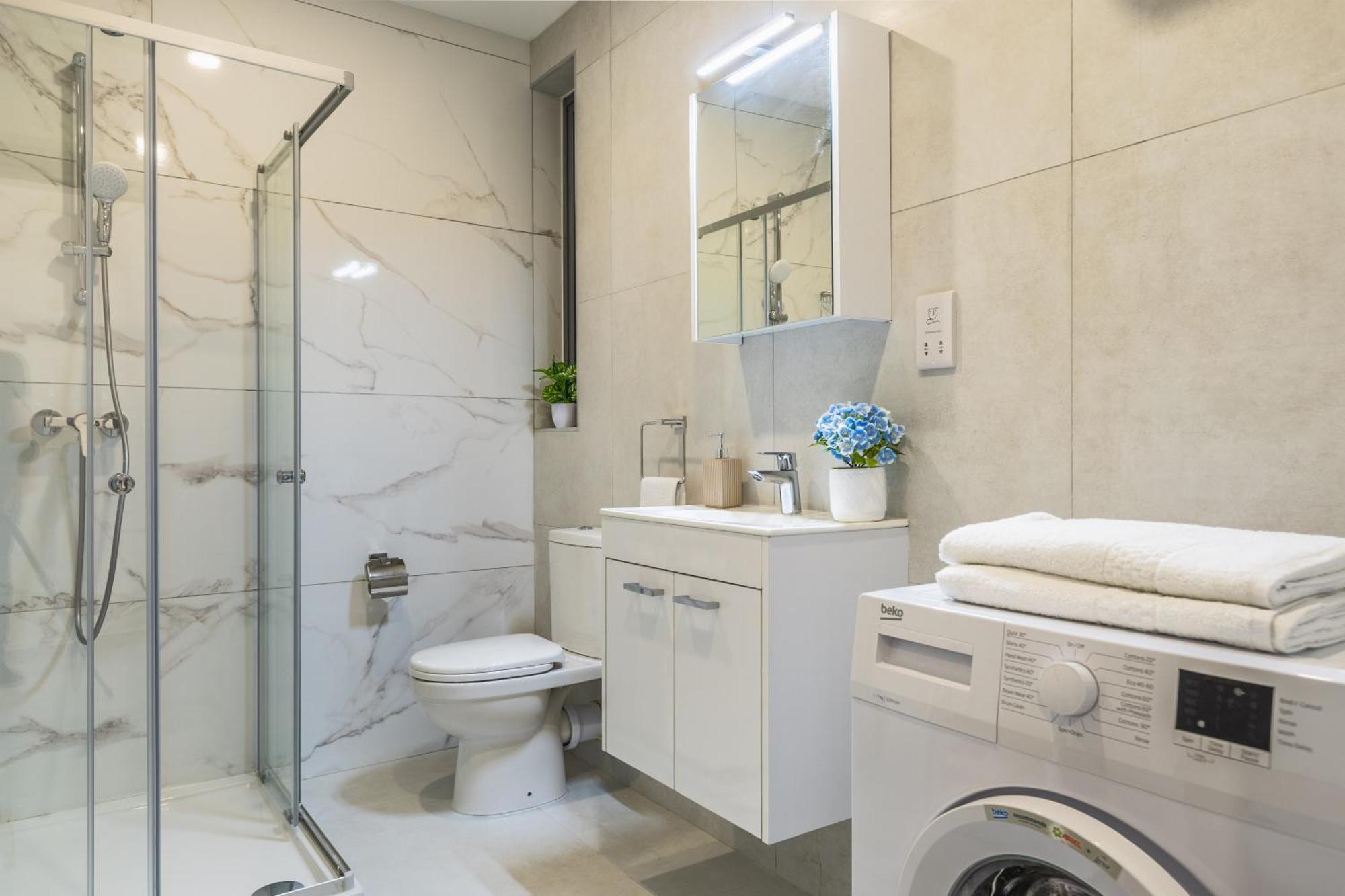 Steps Away From The Sea In - Sleeps 6 Apartment Sliema