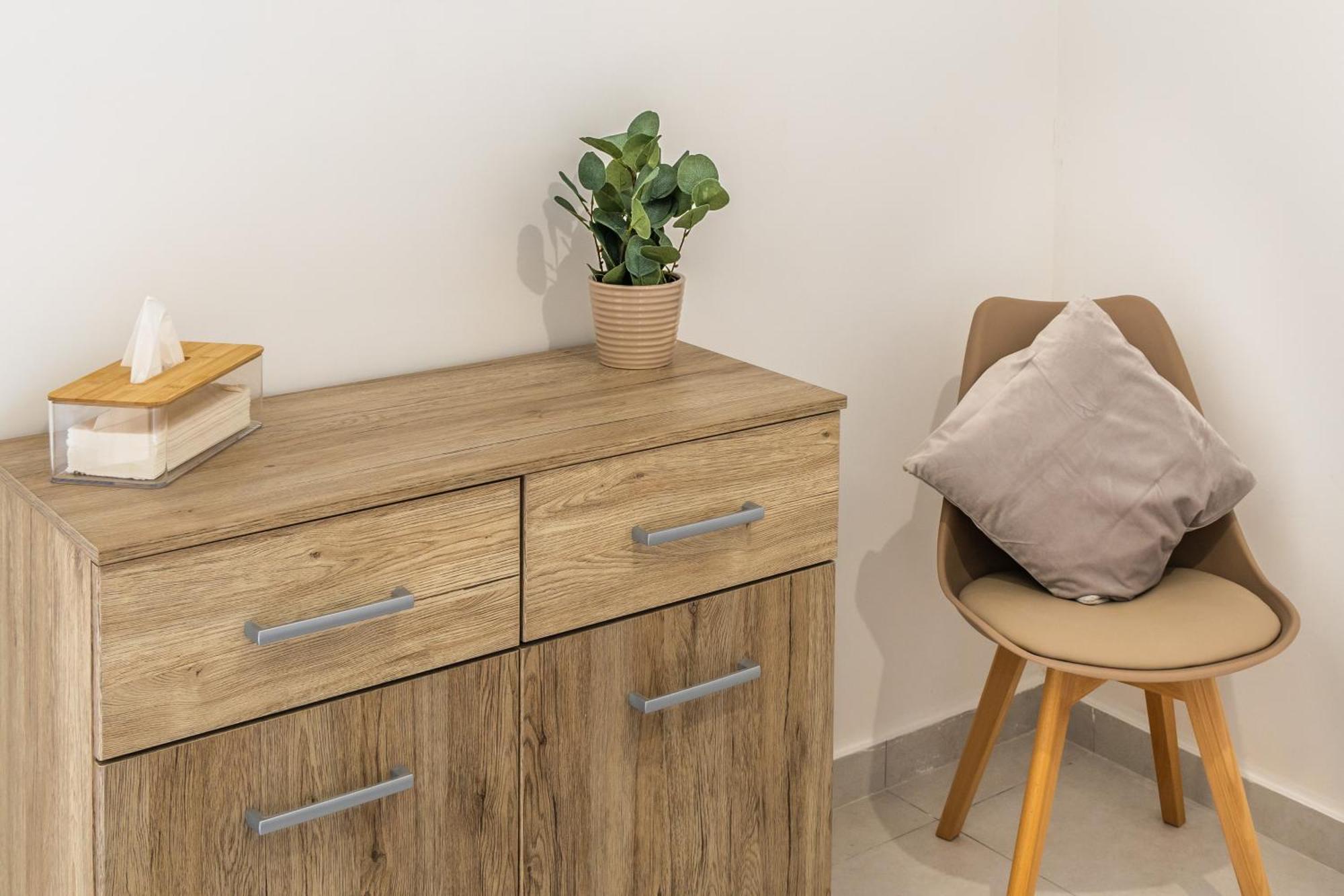Steps Away From The Sea In - Sleeps 6 *